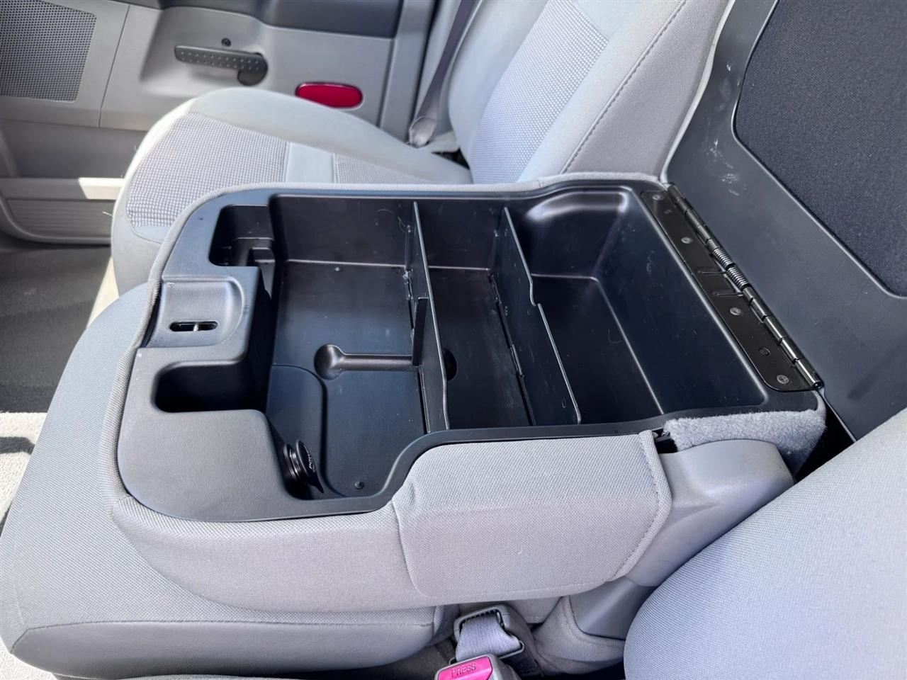 Dodge Ram 1500 2WD Quad Cab 140.5" SLT 2008
