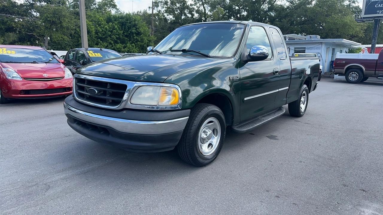 Ford F-150 Supercab 139" XLT 2001