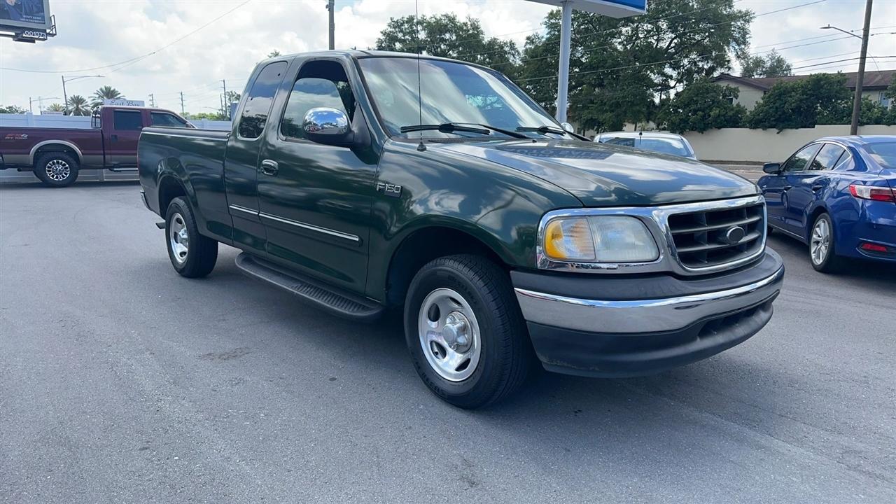 Ford F-150 Supercab 139" XLT 2001