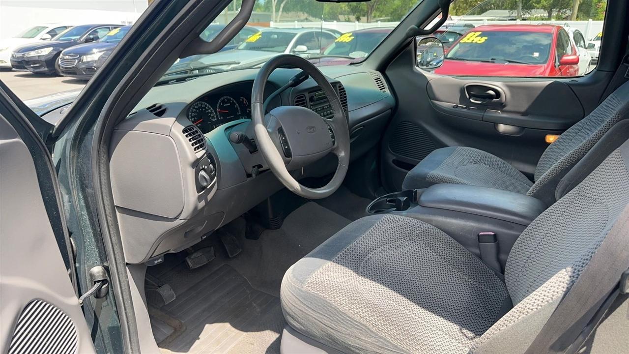 Ford F-150 Supercab 139" XLT 2001