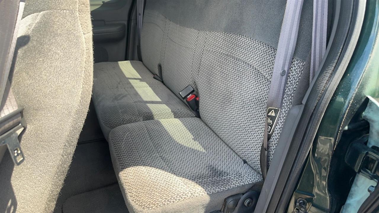 Ford F-150 Supercab 139" XLT 2001