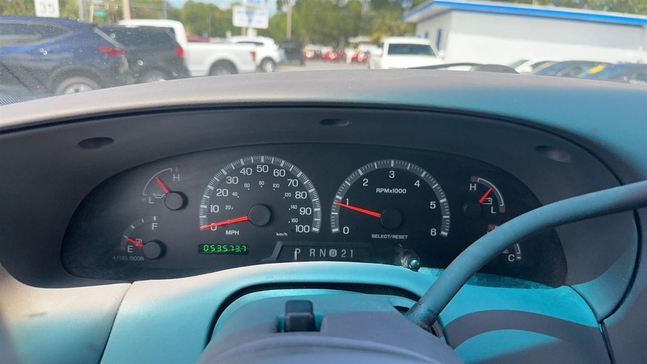 Ford F-150 Supercab 139" XLT 2001