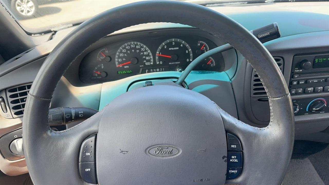 Ford F-150 Supercab 139" XLT 2001