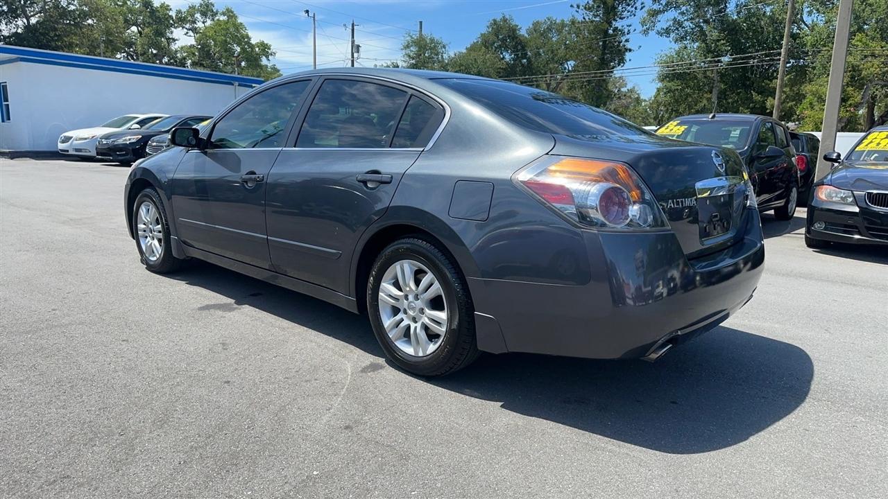 Nissan Altima 4dr Sdn I4 CVT 2.5 SL 2011