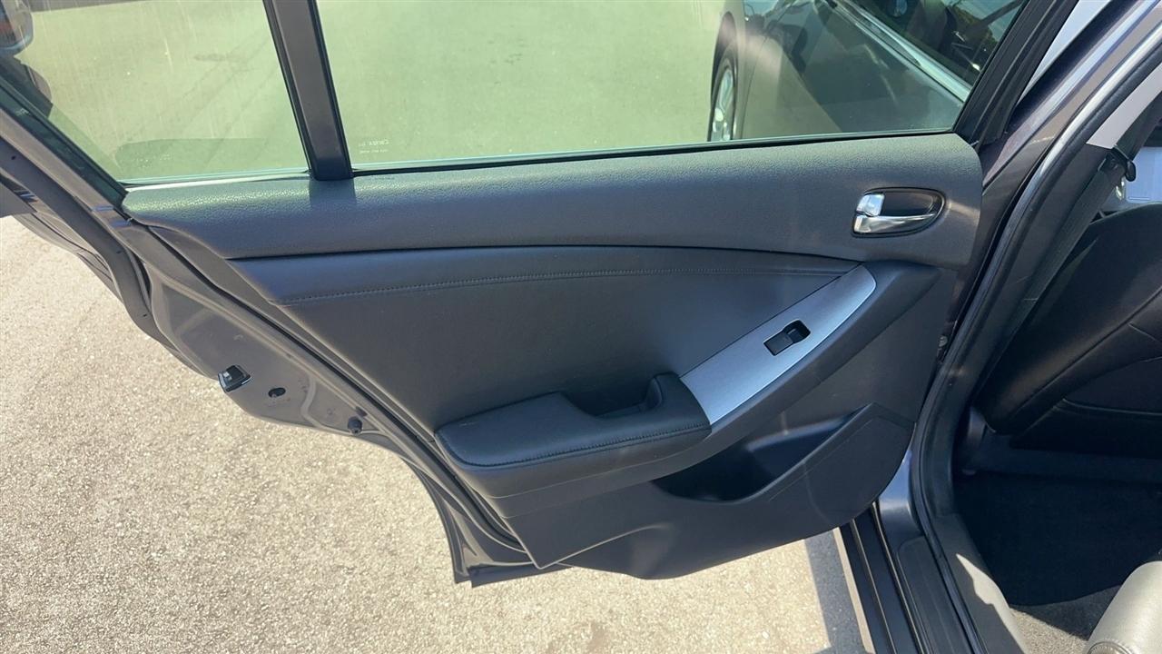 Nissan Altima 4dr Sdn I4 CVT 2.5 SL 2011