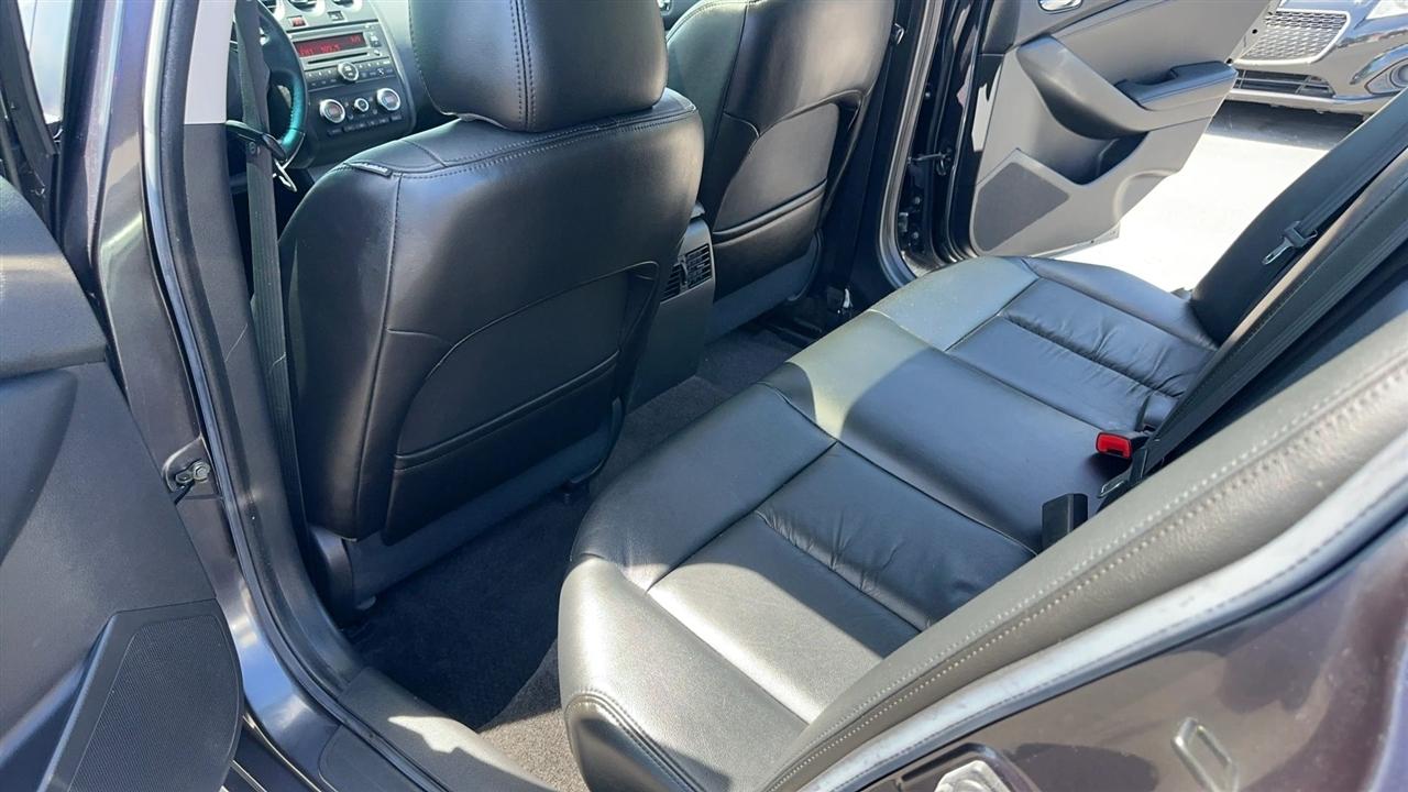 Nissan Altima 4dr Sdn I4 CVT 2.5 SL 2011