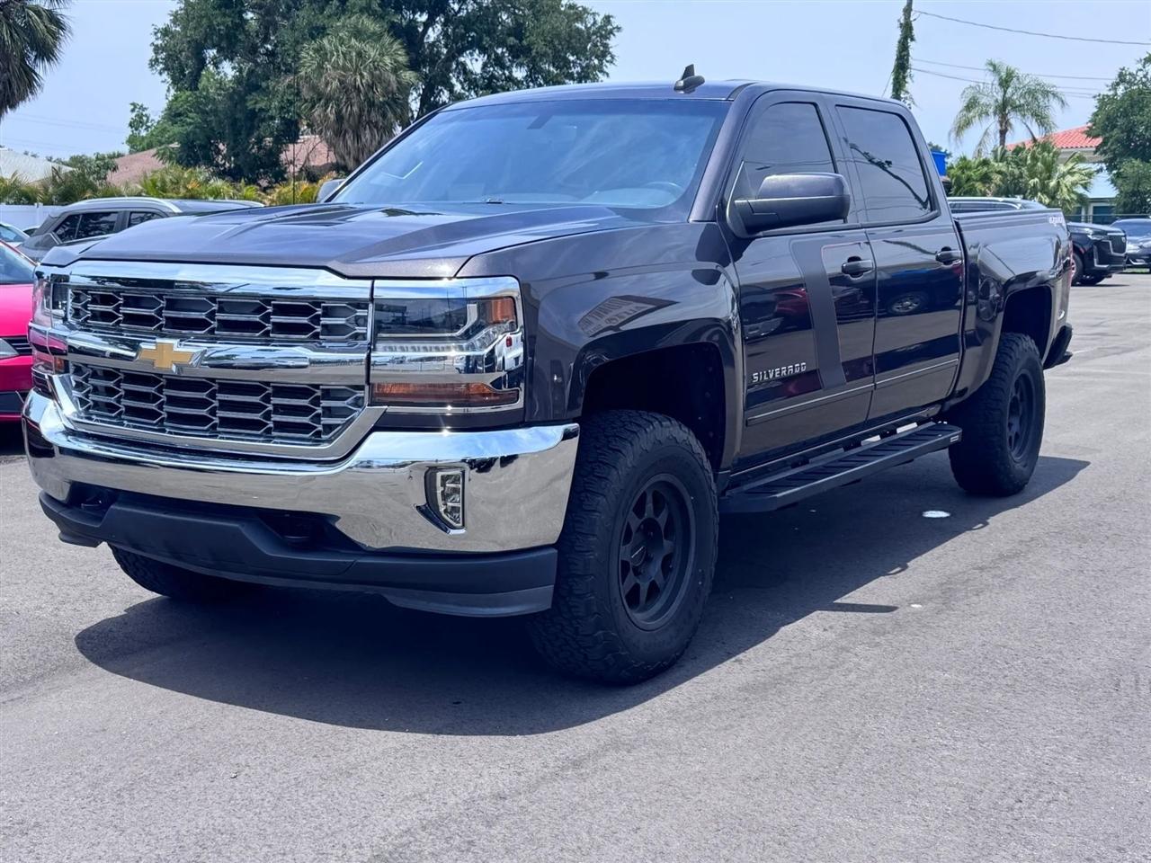 Chevrolet Silverado 1500 4WD Crew Cab 143.5" LT w/1LT 2016