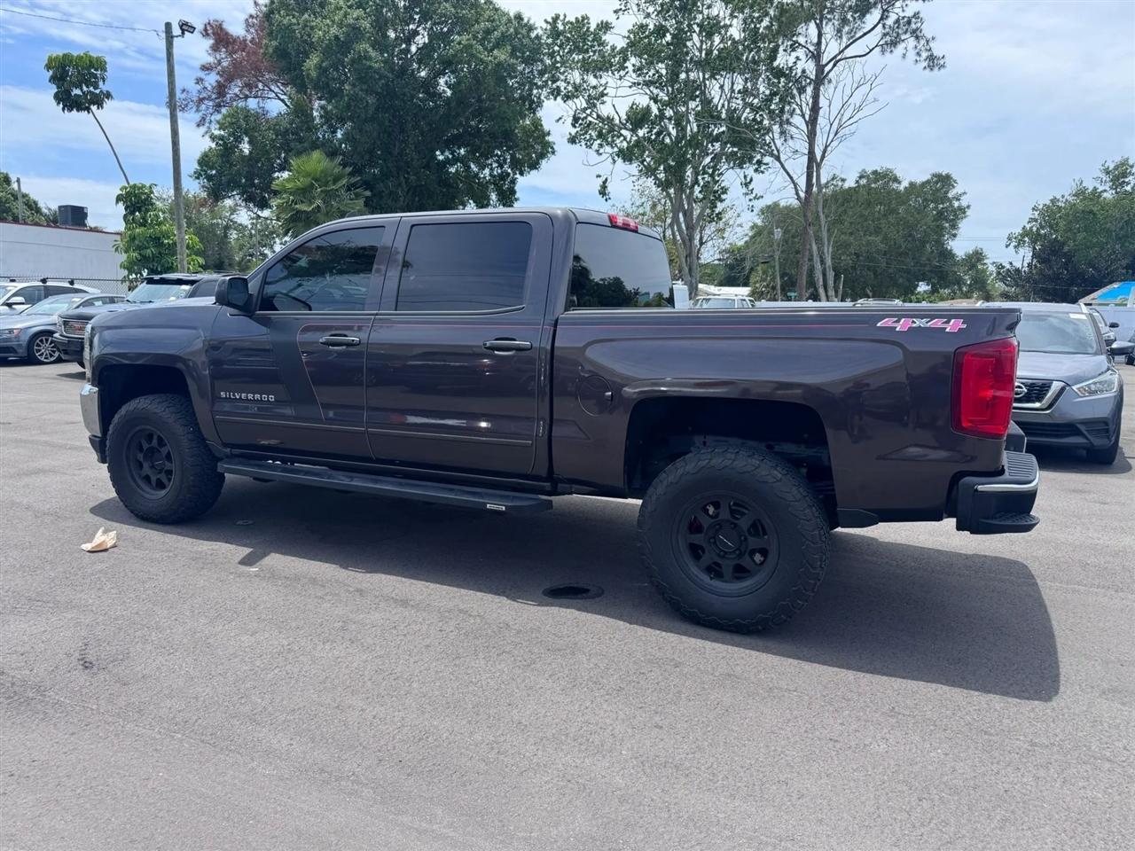 Chevrolet Silverado 1500 4WD Crew Cab 143.5" LT w/1LT 2016