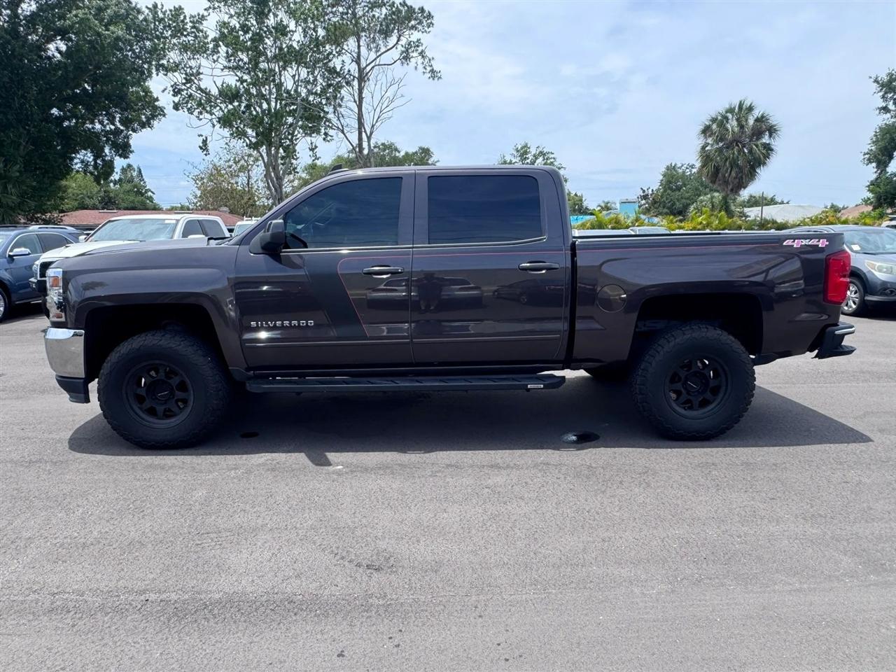Chevrolet Silverado 1500 4WD Crew Cab 143.5" LT w/1LT 2016