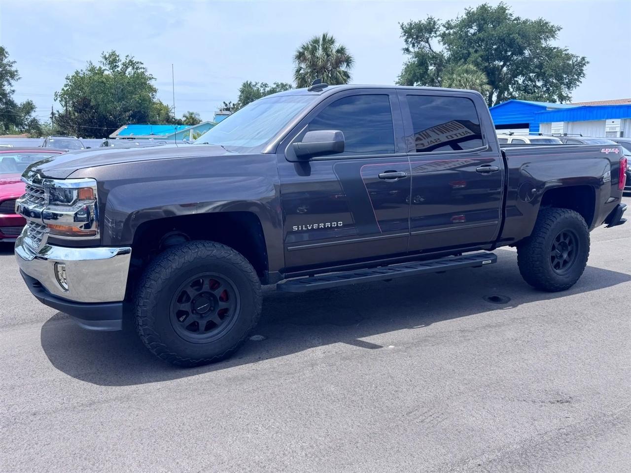 Chevrolet Silverado 1500 4WD Crew Cab 143.5" LT w/1LT 2016