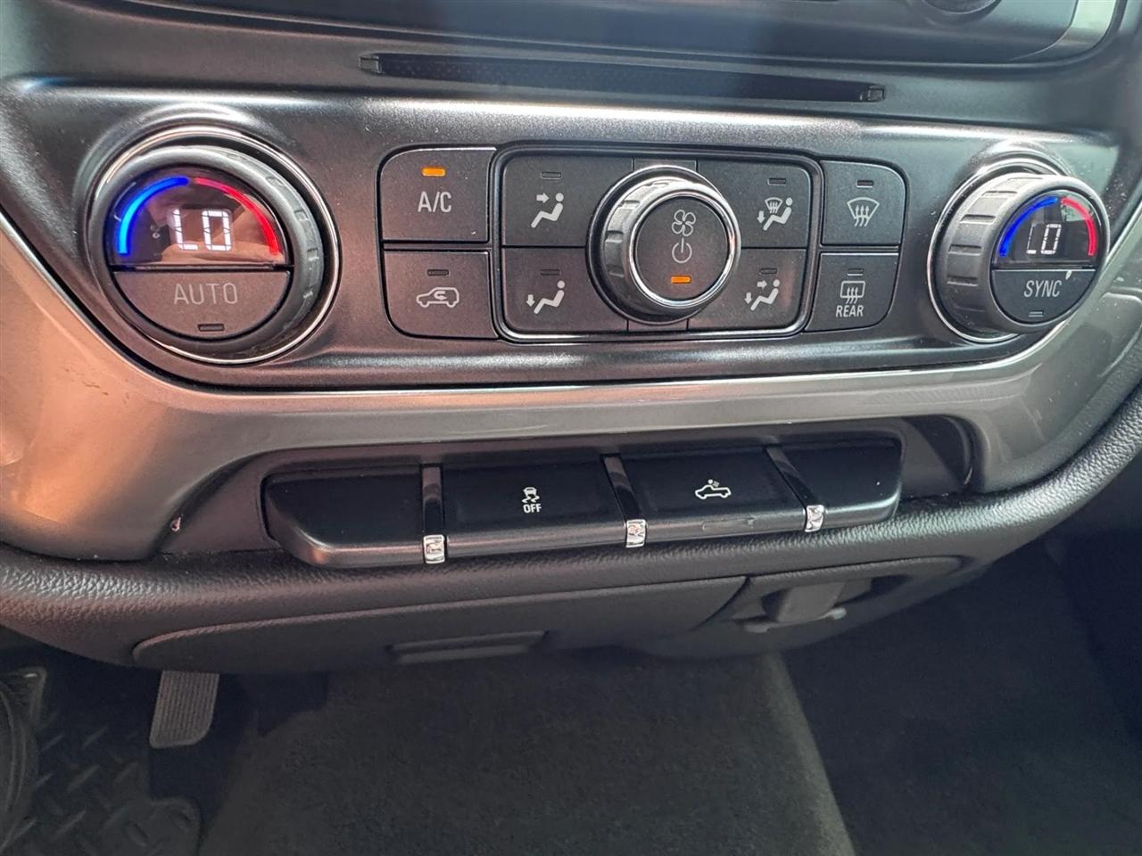 Chevrolet Silverado 1500 4WD Crew Cab 143.5" LT w/1LT 2016