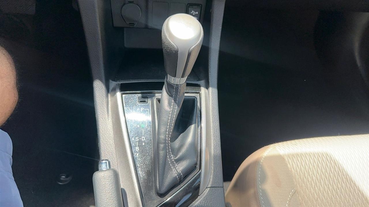 Toyota Corolla 4dr Sdn CVT LE ECO (Natl) 2014