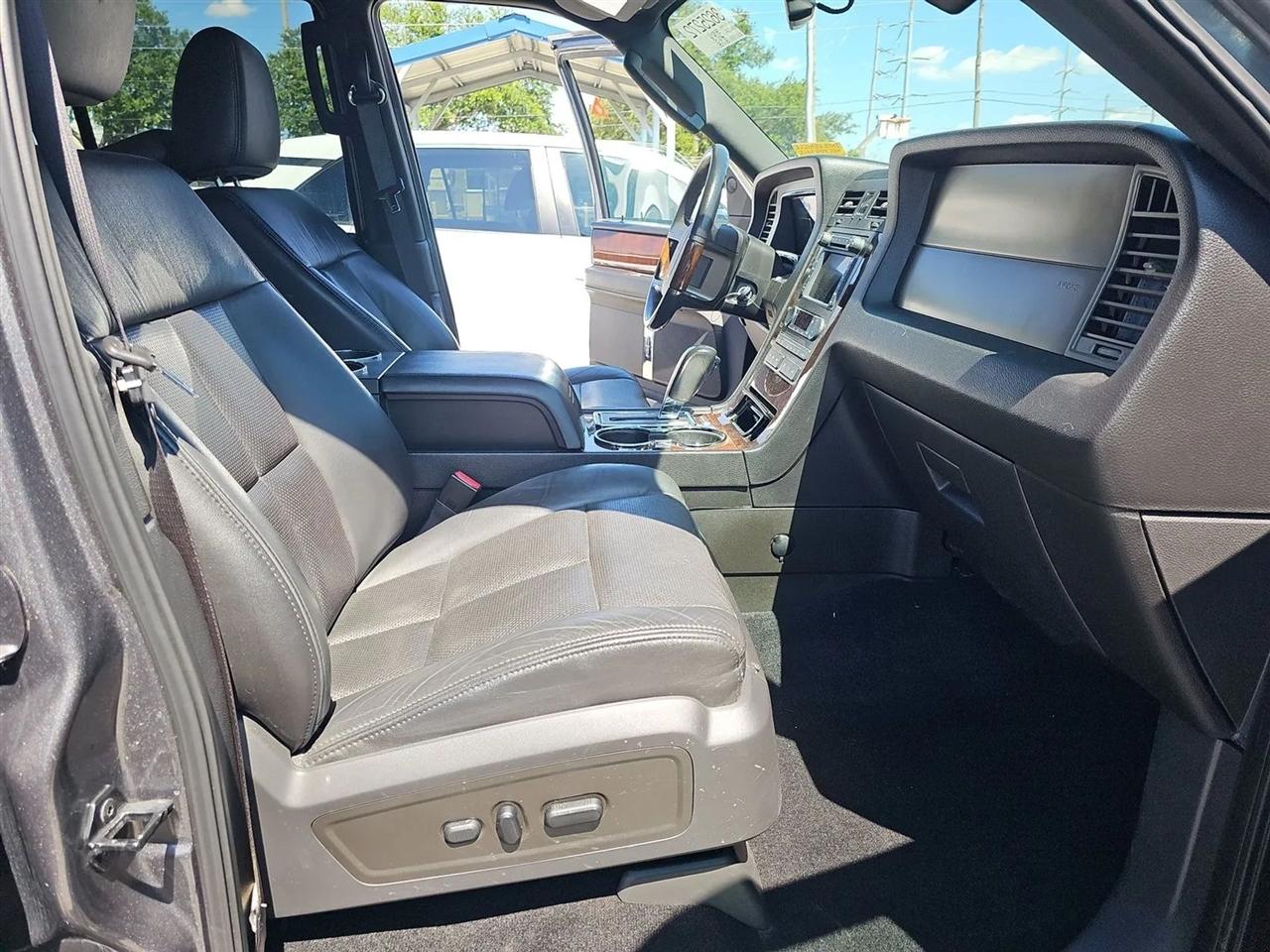 Lincoln Navigator 2WD 4dr 2012