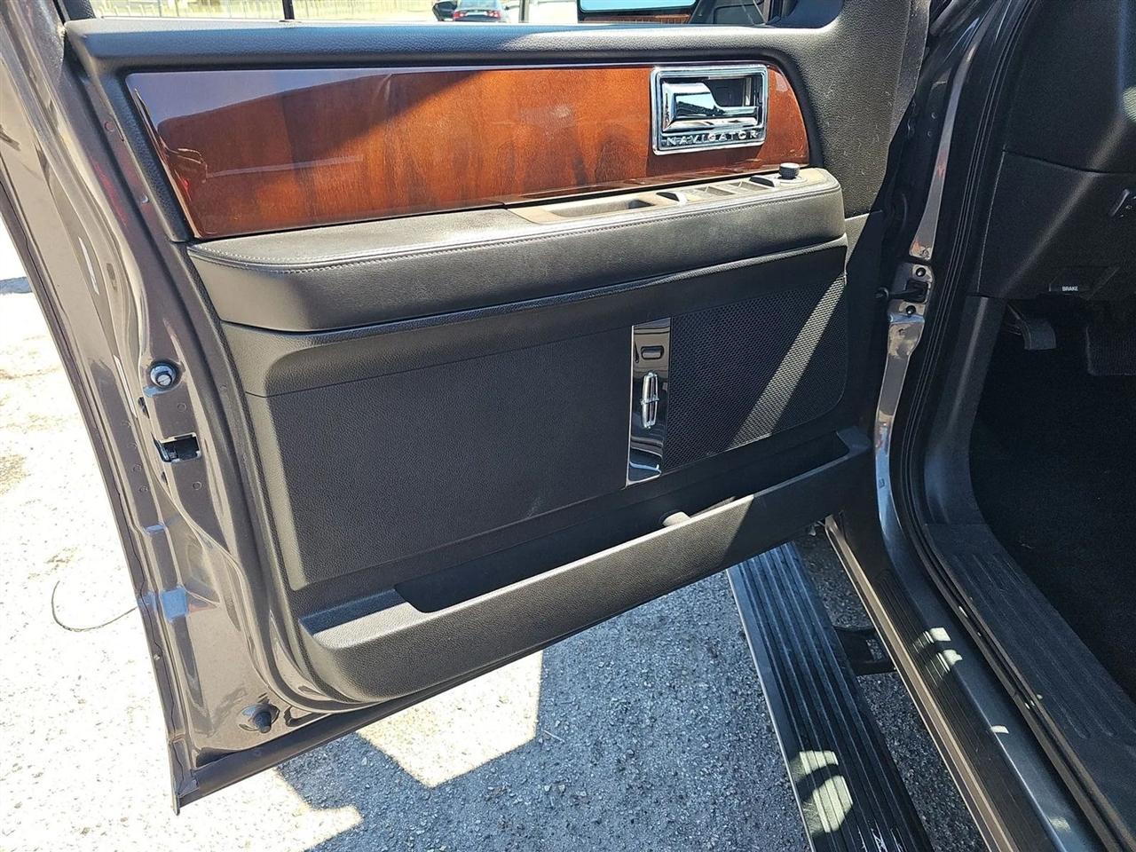Lincoln Navigator 2WD 4dr 2012