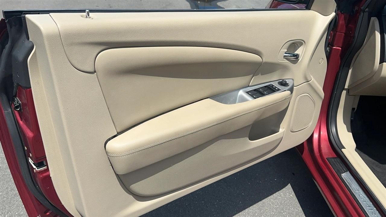 Chrysler 200 2dr Conv Limited 2012