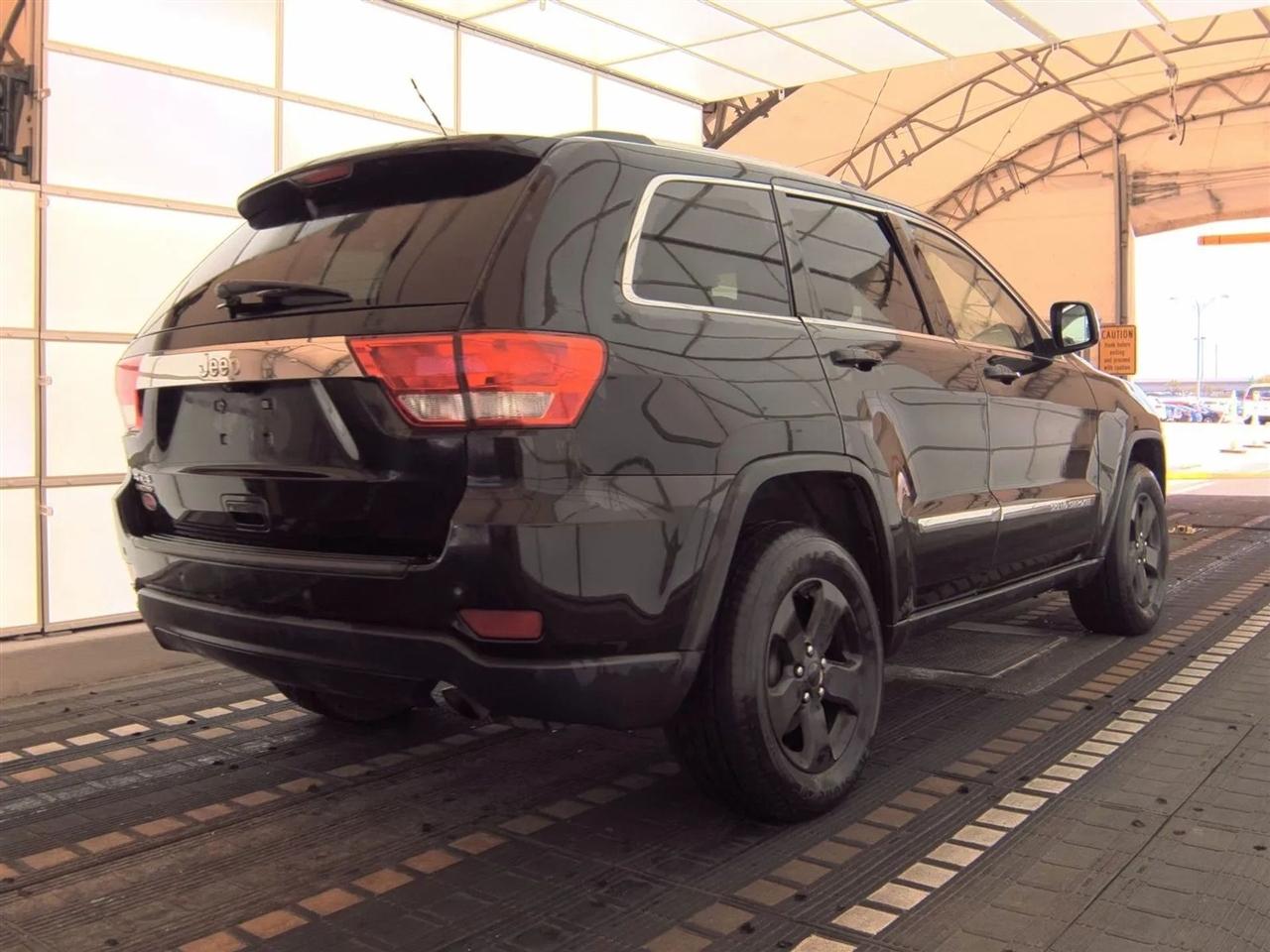 Jeep Grand Cherokee 4WD 4dr Laredo 2012