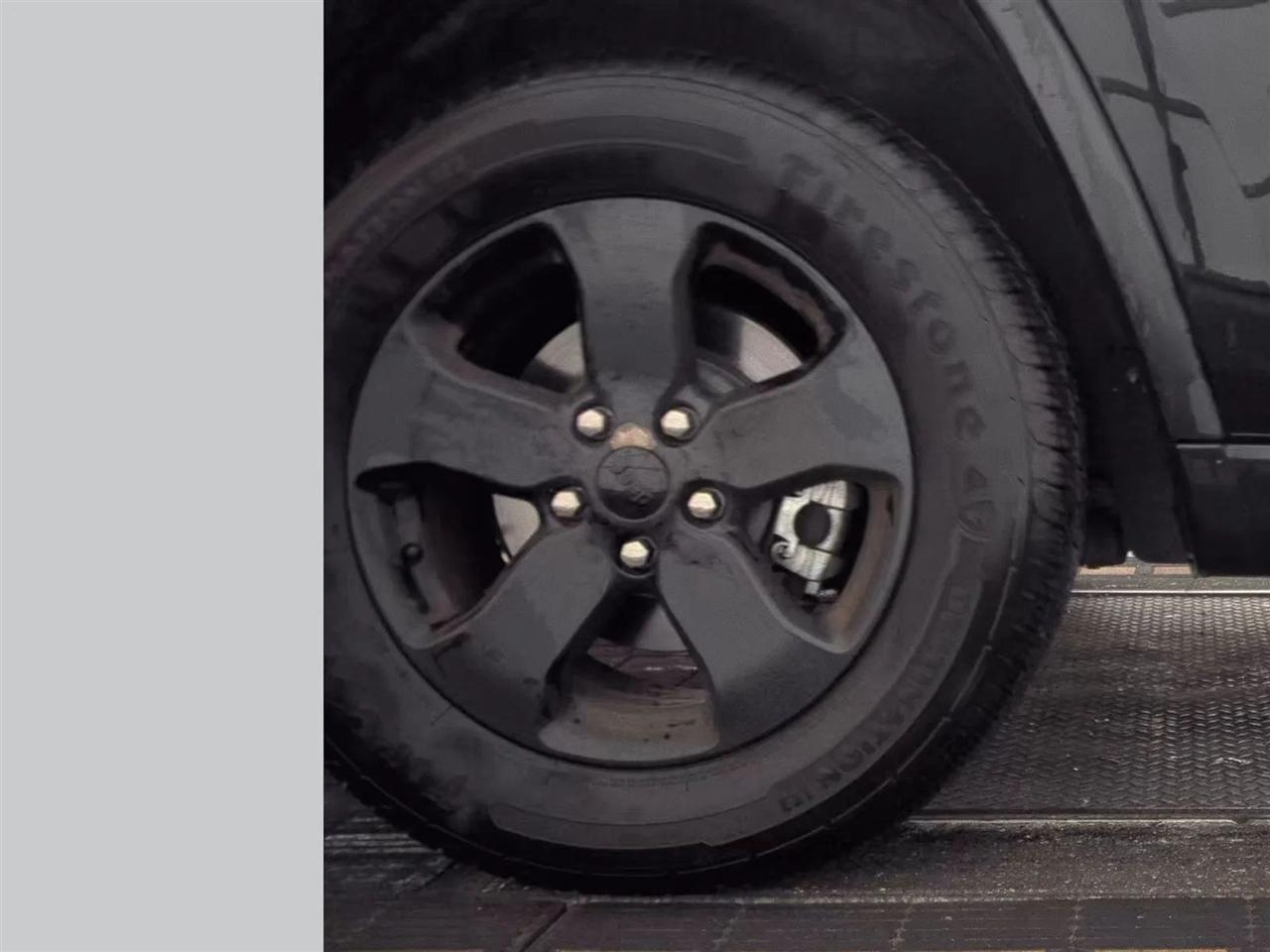 Jeep Grand Cherokee 4WD 4dr Laredo 2012