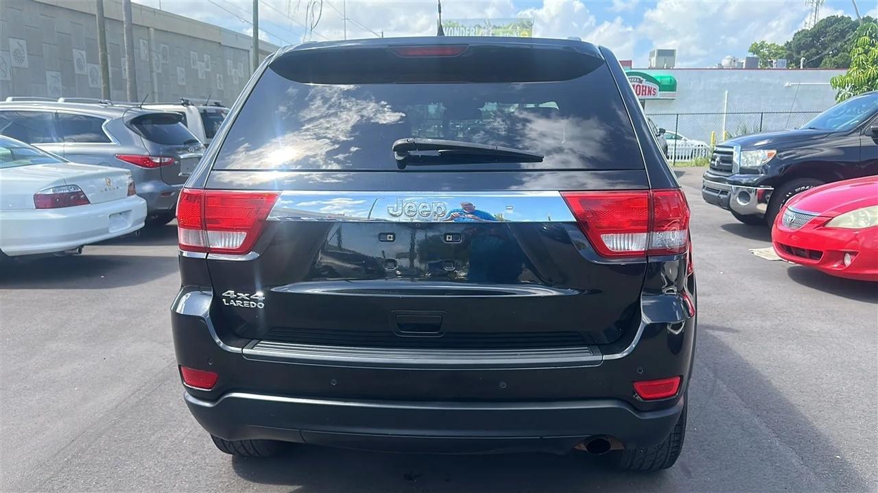 Jeep Grand Cherokee 4WD 4dr Laredo 2012
