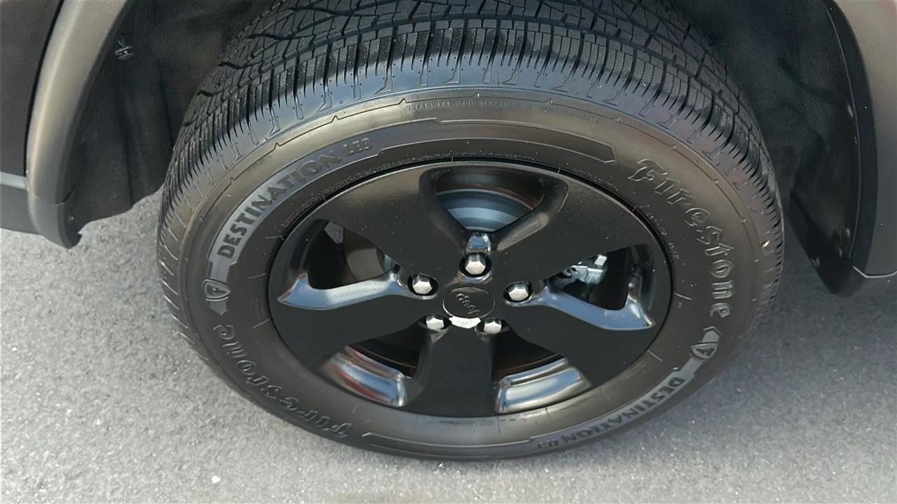 Jeep Grand Cherokee 4WD 4dr Laredo 2012