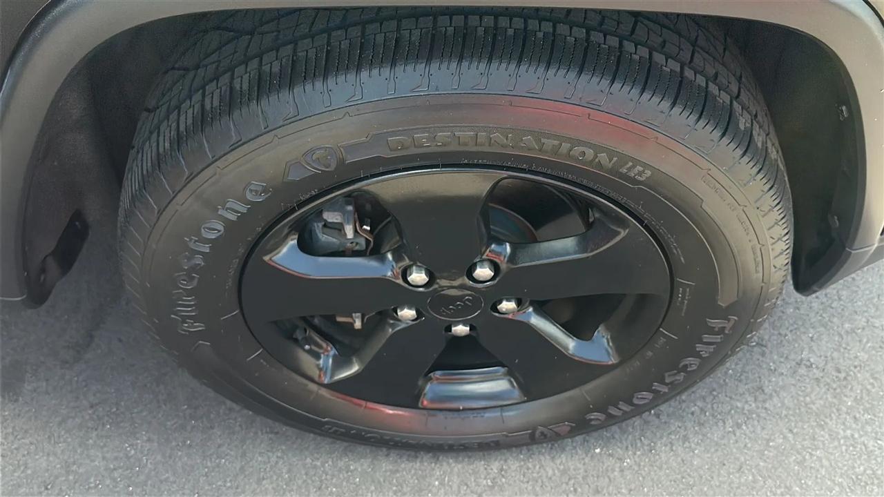 Jeep Grand Cherokee 4WD 4dr Laredo 2012