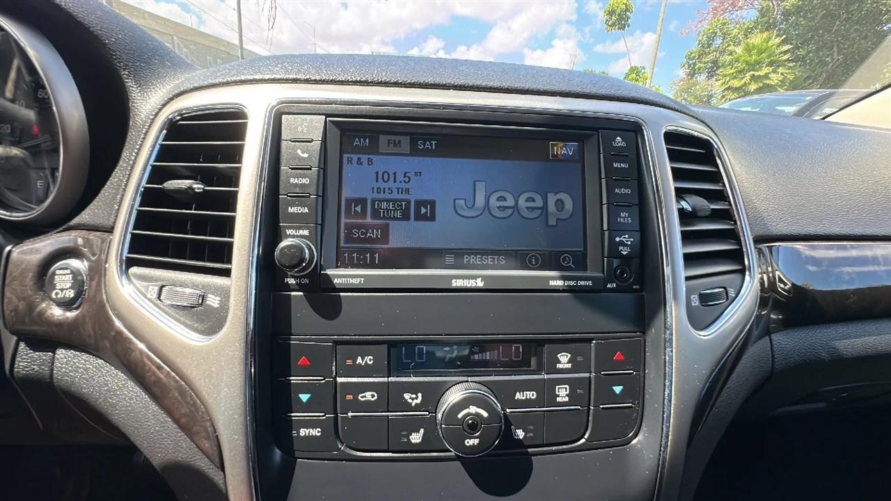 Jeep Grand Cherokee 4WD 4dr Laredo 2012