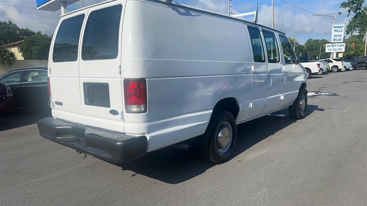 Ford Econoline Cargo Van E-250 Super 2001