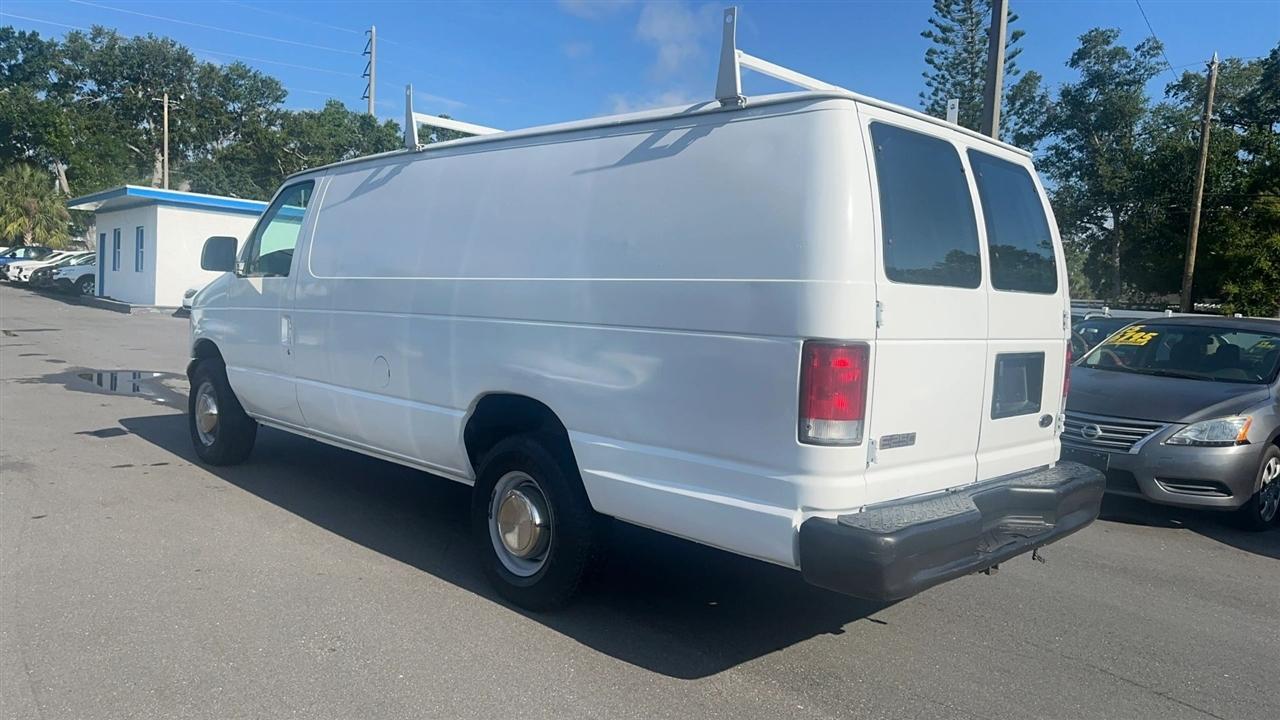 Ford Econoline Cargo Van E-250 Super 2001