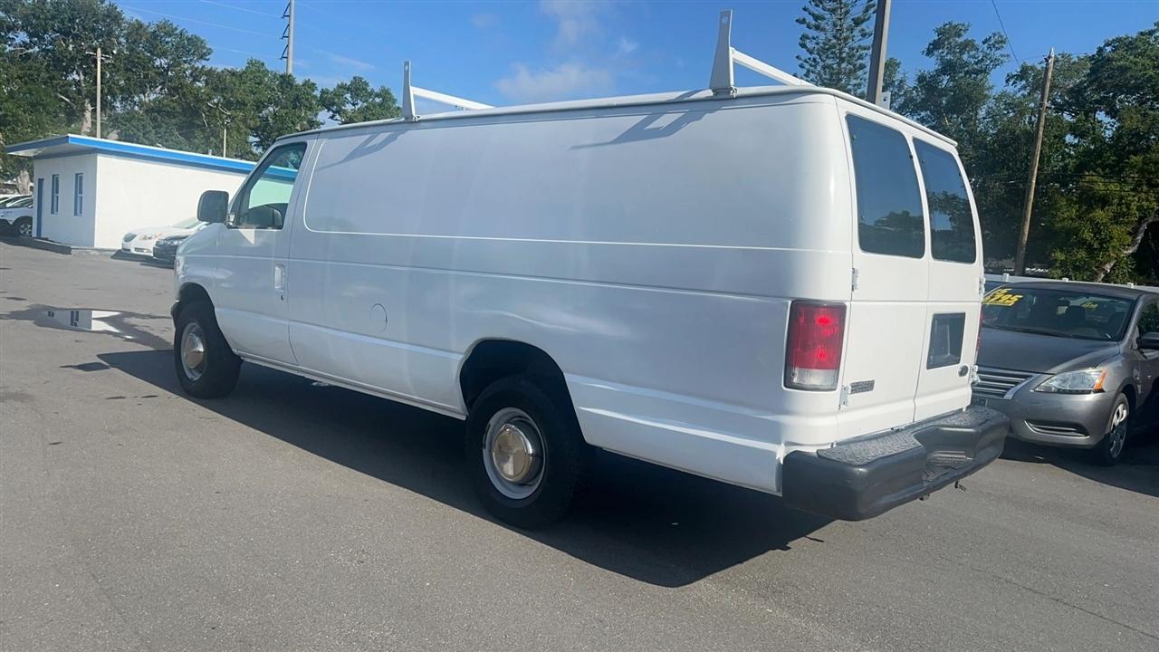 Ford Econoline Cargo Van E-250 Super 2001