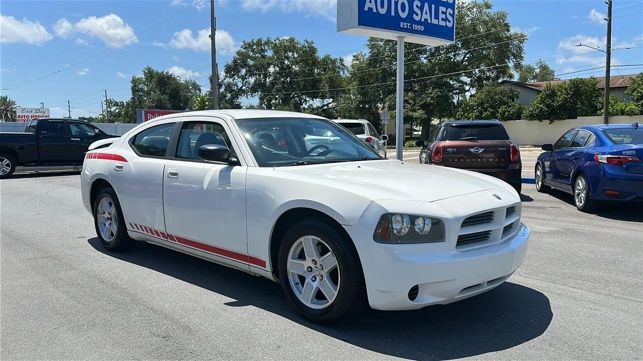 Dodge Charger 4dr Sdn RWD 2008