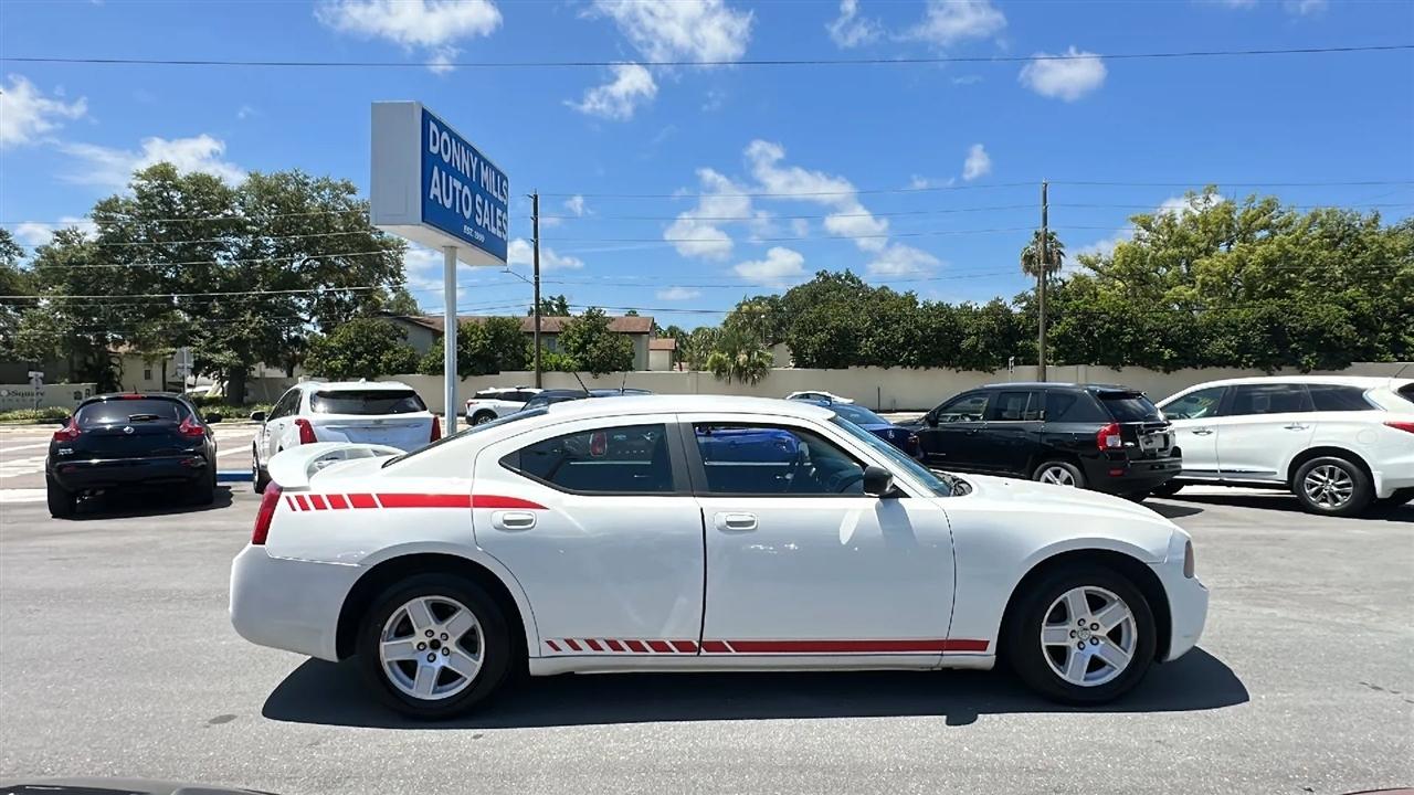Dodge Charger 4dr Sdn RWD 2008