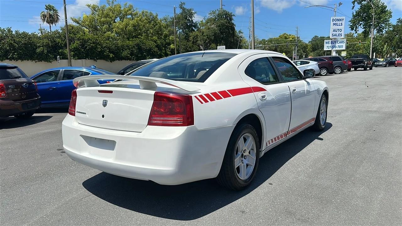 Dodge Charger 4dr Sdn RWD 2008