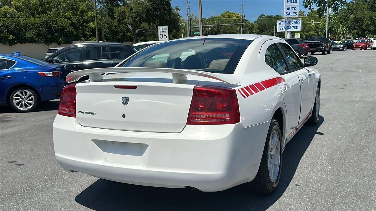 Dodge Charger 4dr Sdn RWD 2008