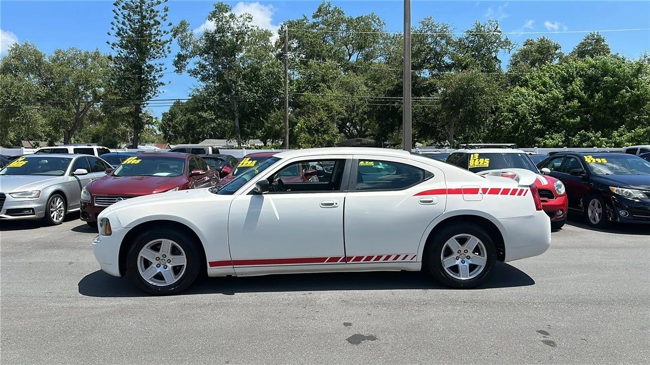 Dodge Charger 4dr Sdn RWD 2008