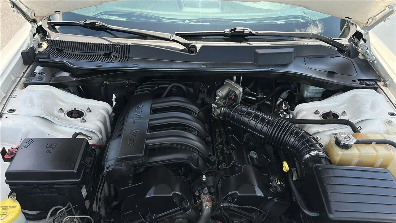 Dodge Charger 4dr Sdn RWD 2008