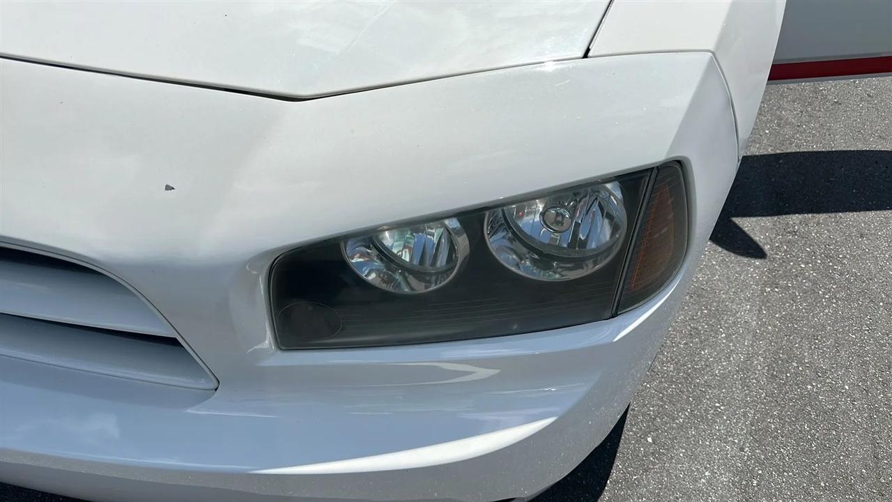 Dodge Charger 4dr Sdn RWD 2008