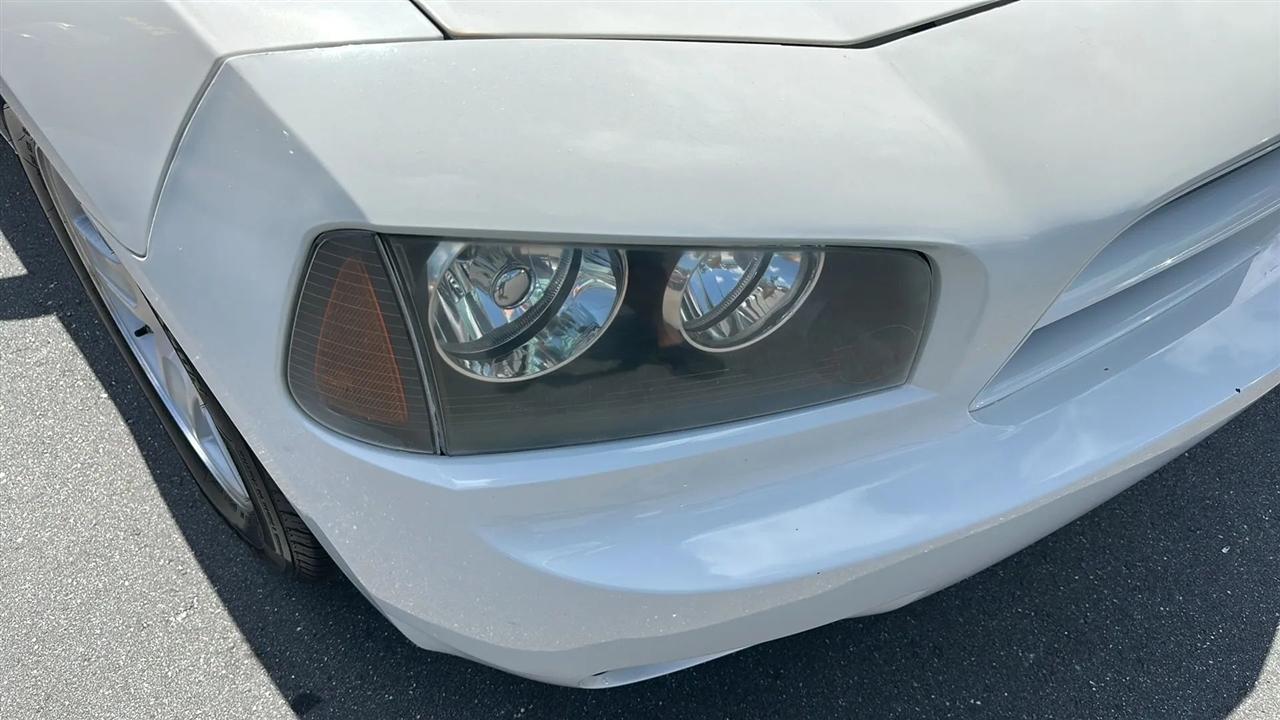 Dodge Charger 4dr Sdn RWD 2008