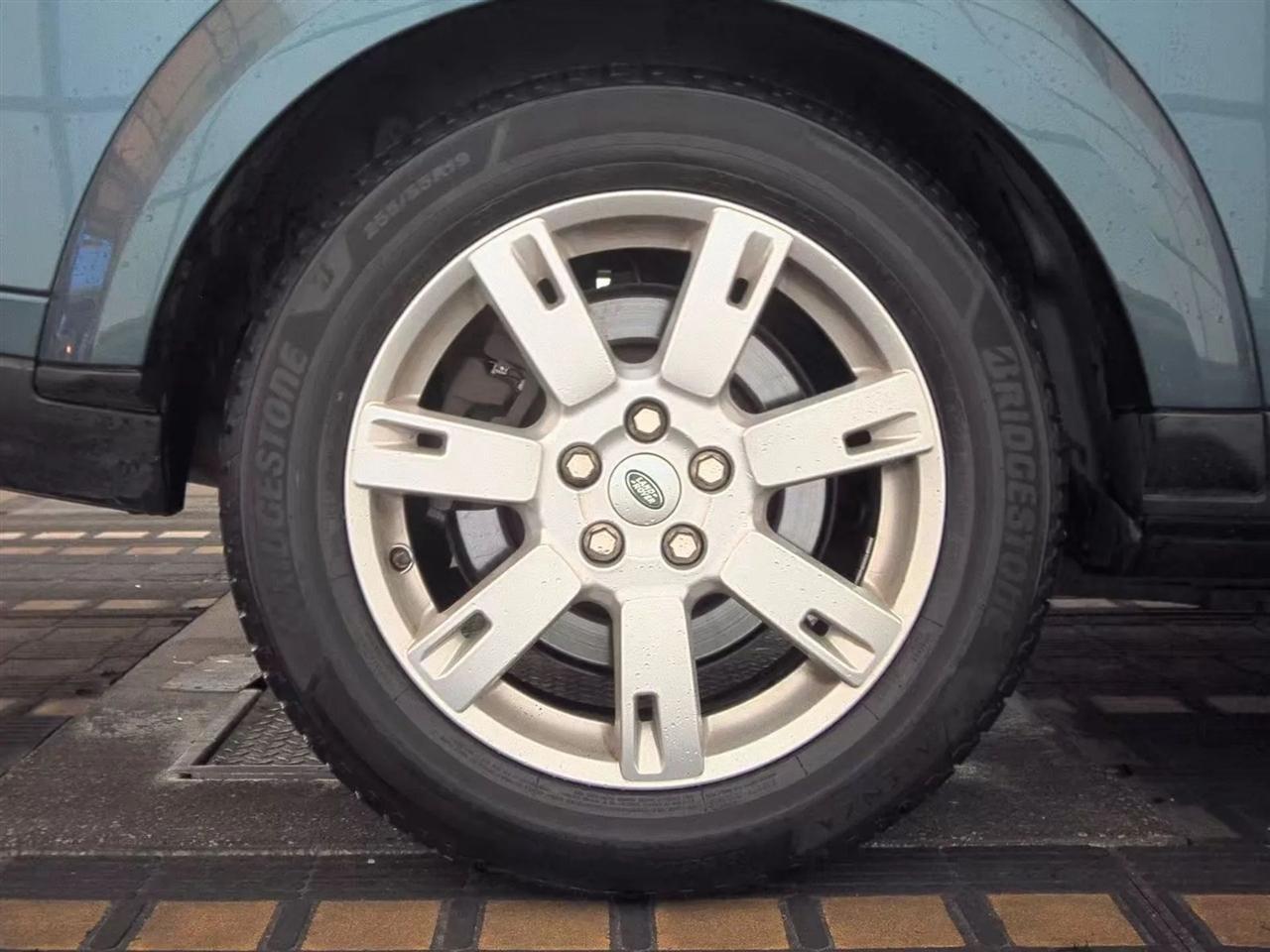 Land Rover LR4 4WD 4dr 2012
