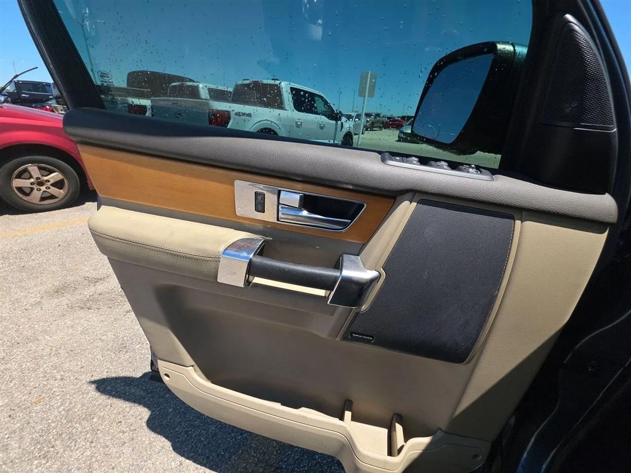 Land Rover LR4 4WD 4dr 2012