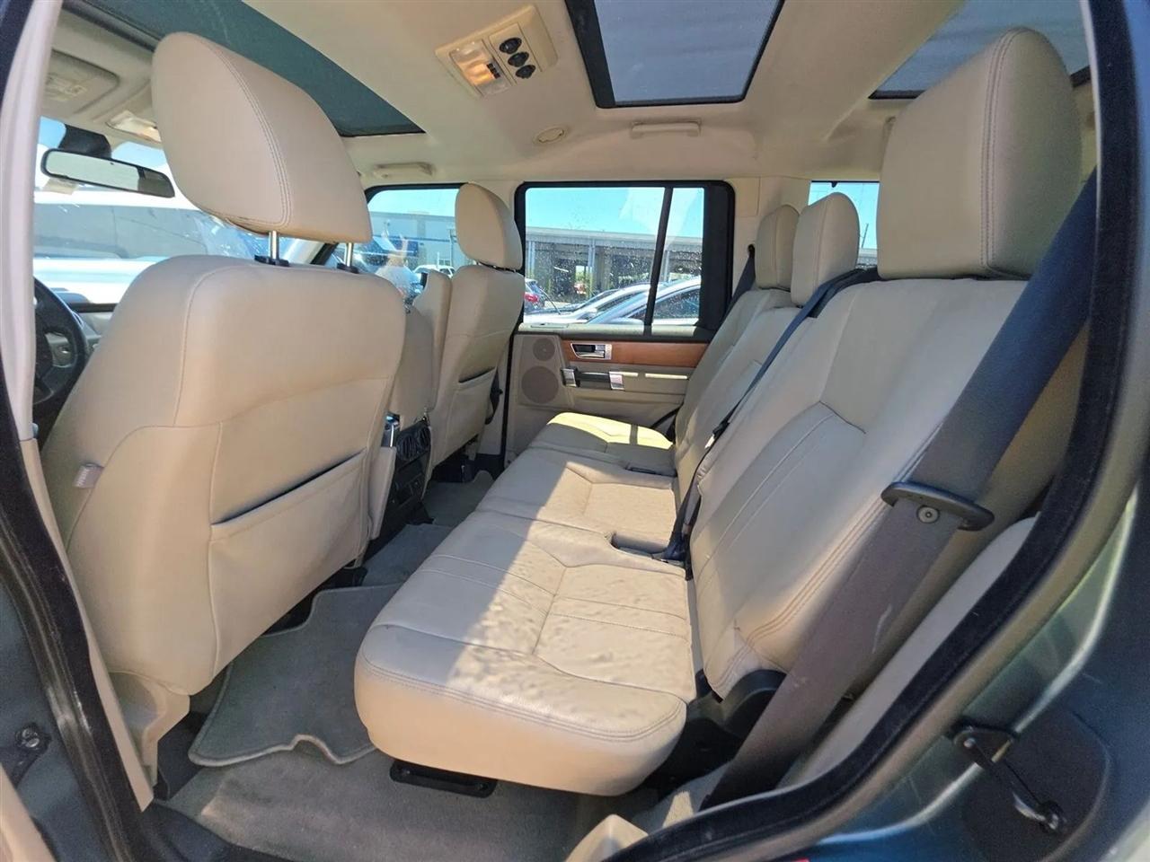 Land Rover LR4 4WD 4dr 2012