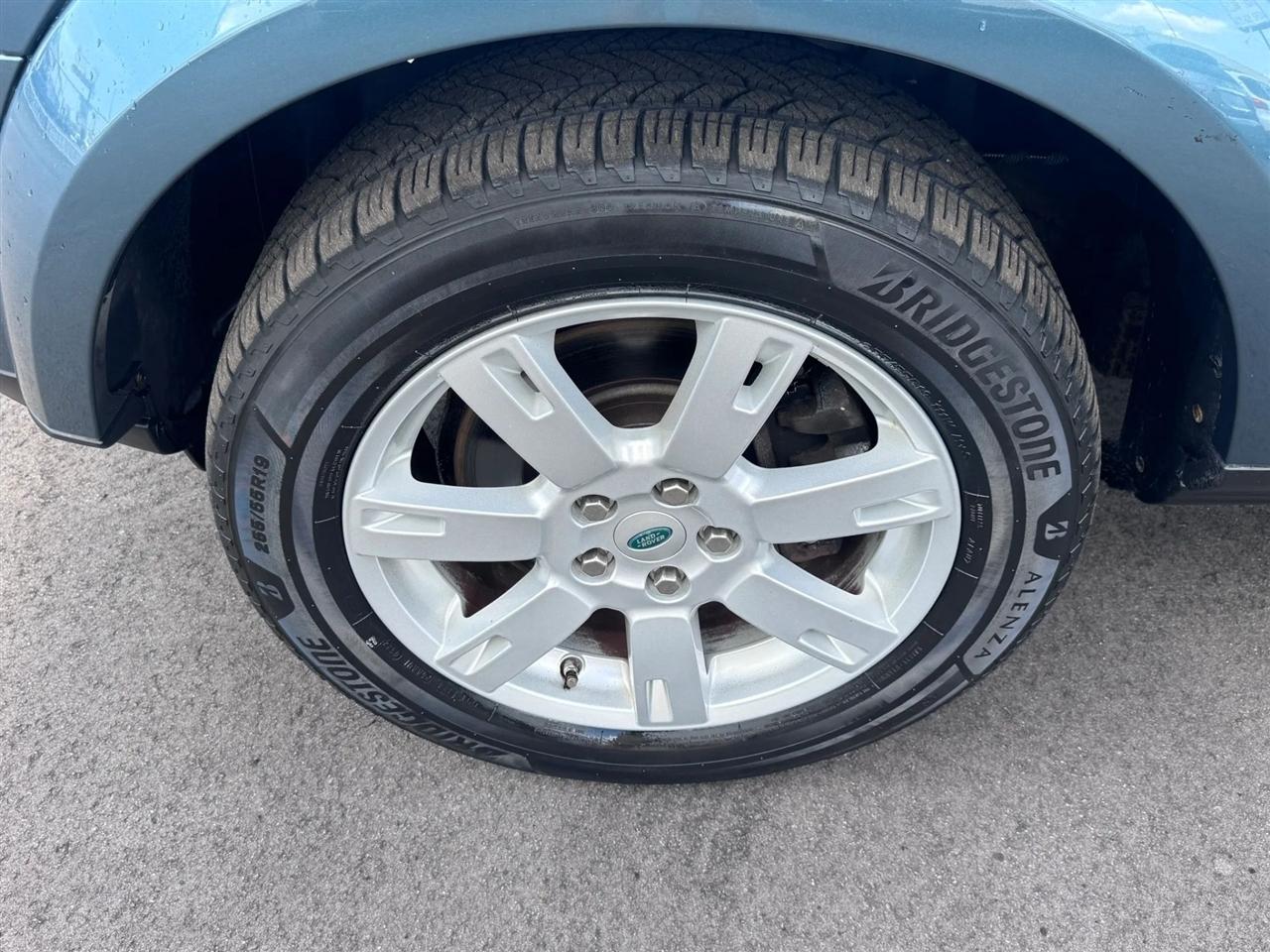 Land Rover LR4 4WD 4dr 2012