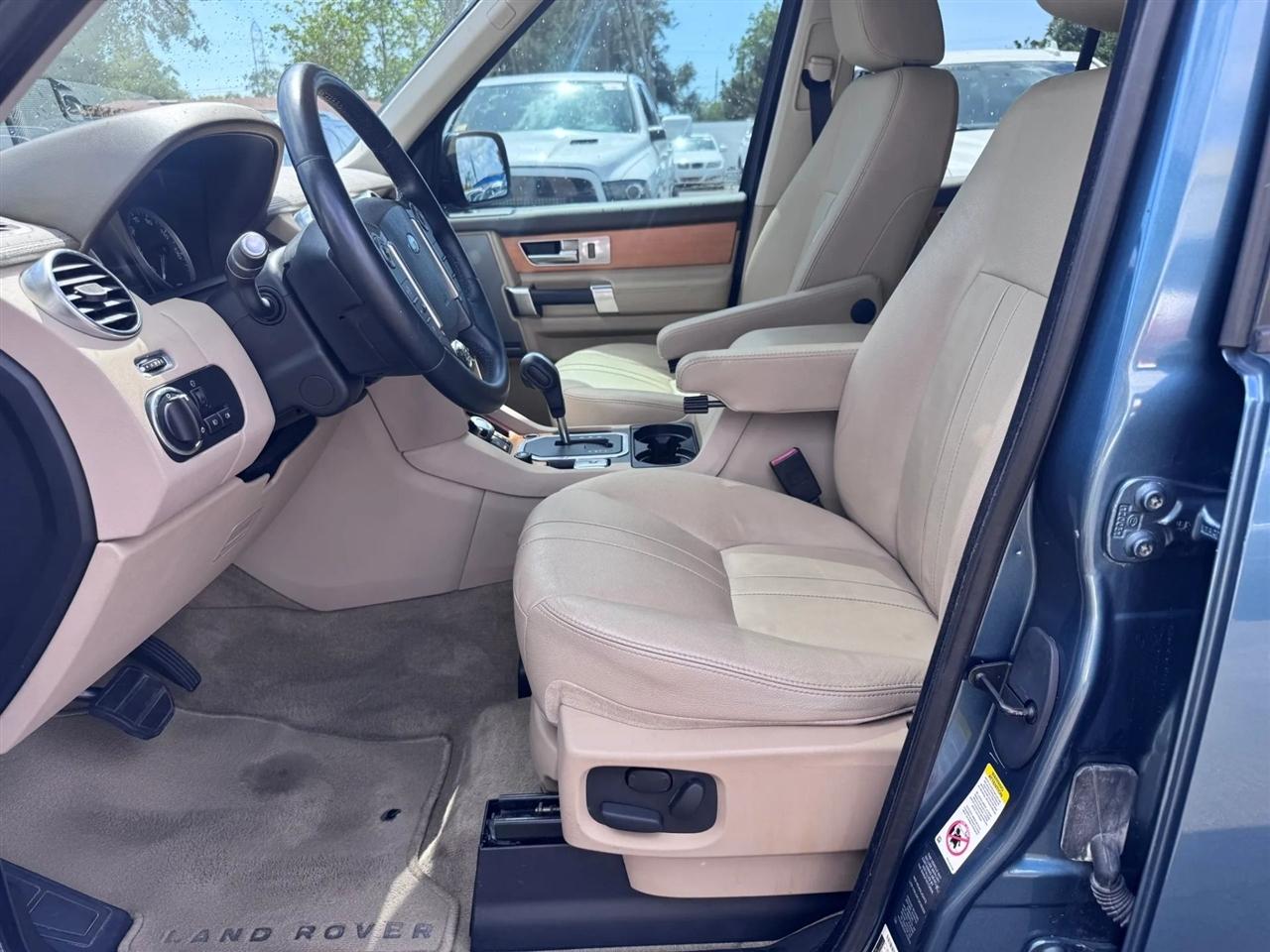 Land Rover LR4 4WD 4dr 2012