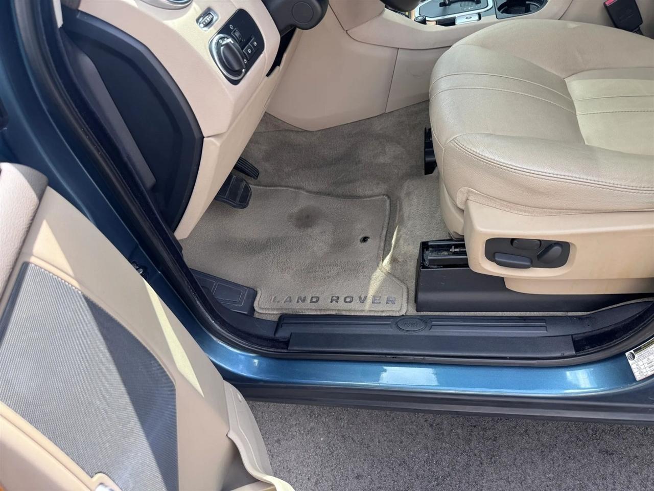 Land Rover LR4 4WD 4dr 2012