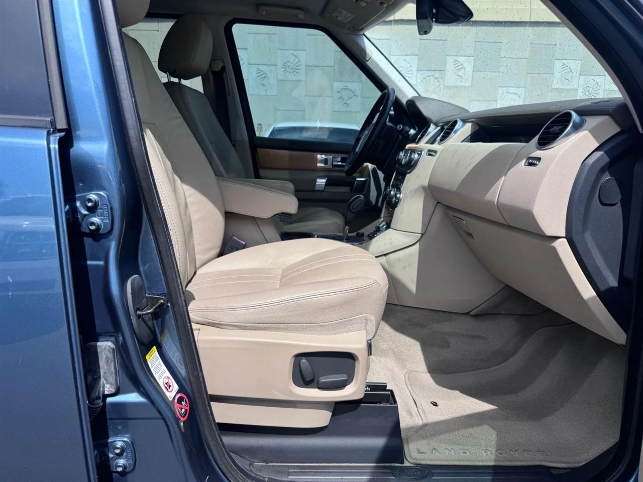Land Rover LR4 4WD 4dr 2012