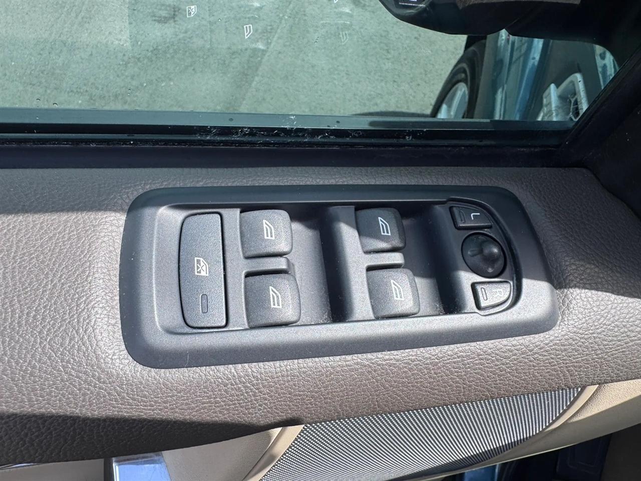 Land Rover LR4 4WD 4dr 2012