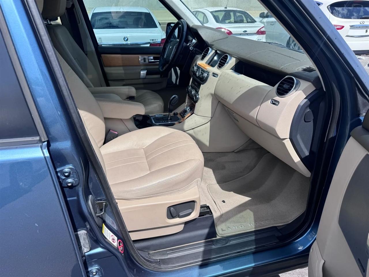 Land Rover LR4 4WD 4dr 2012