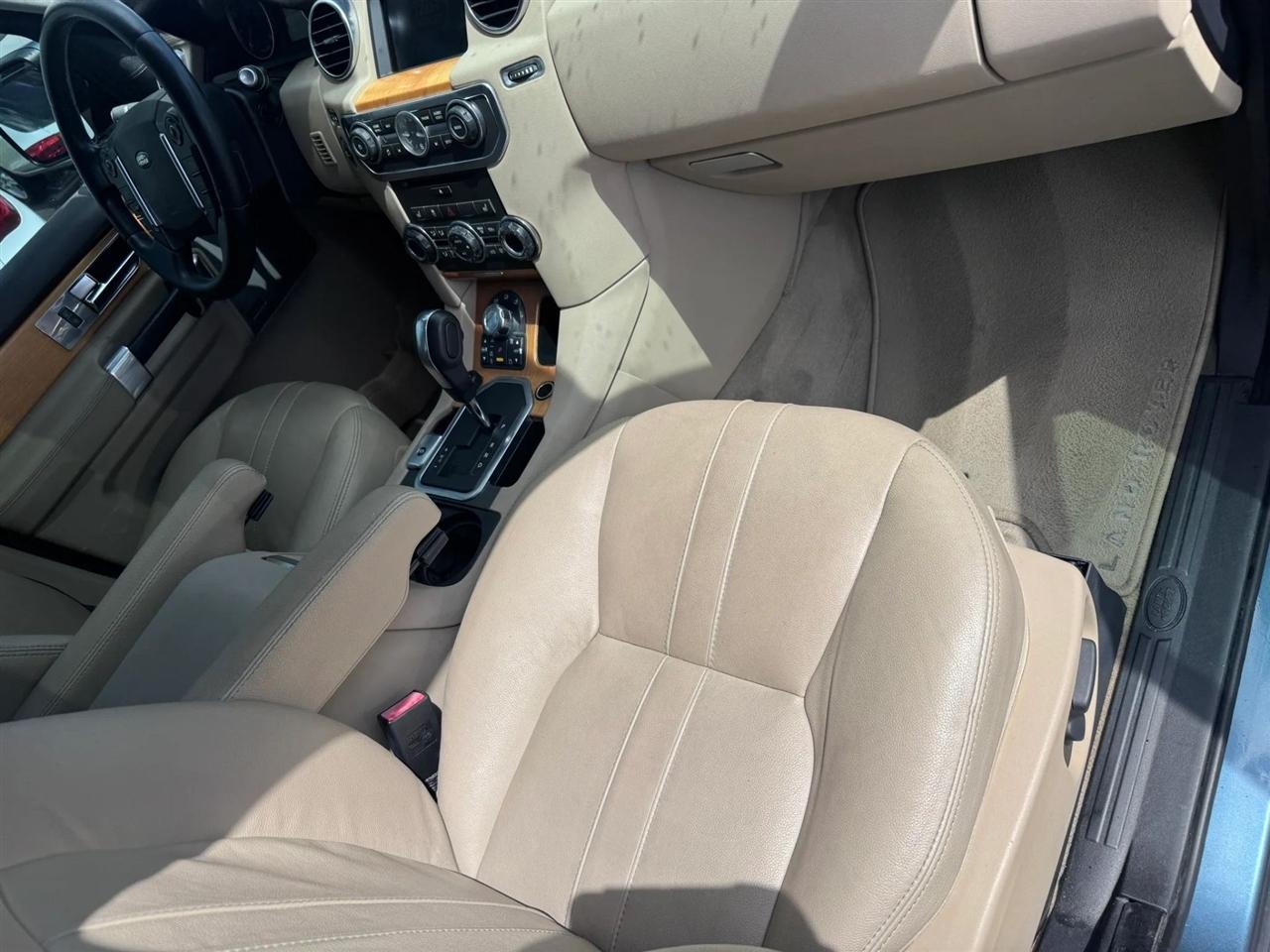 Land Rover LR4 4WD 4dr 2012