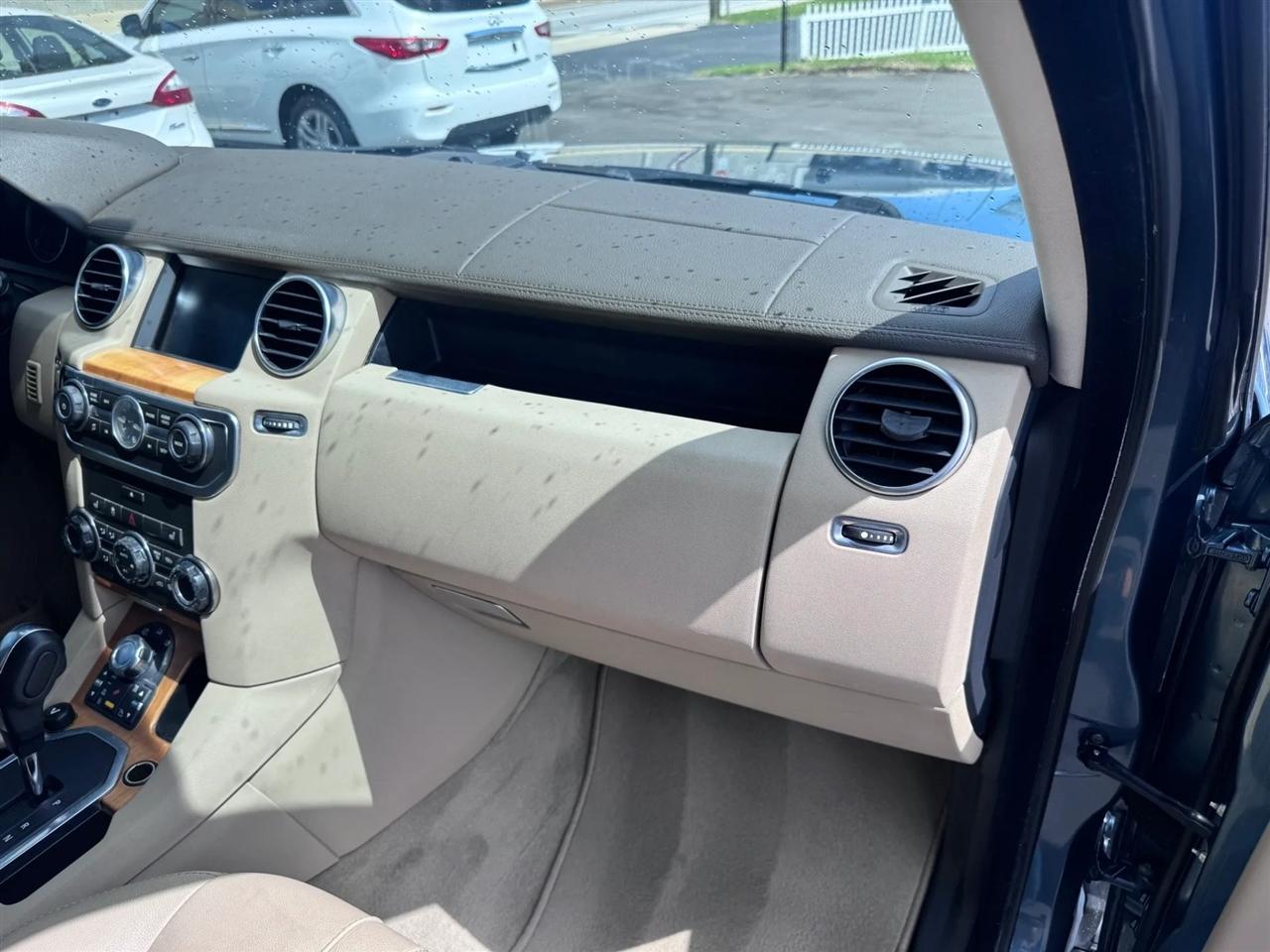 Land Rover LR4 4WD 4dr 2012