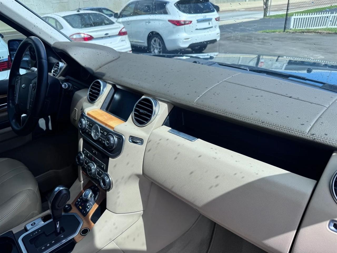Land Rover LR4 4WD 4dr 2012