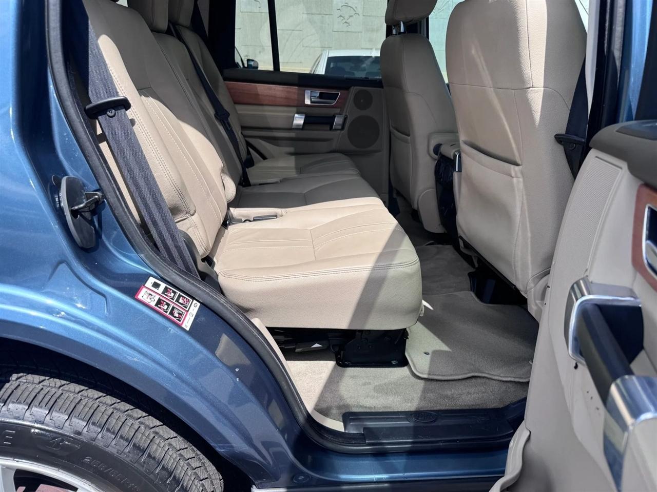 Land Rover LR4 4WD 4dr 2012
