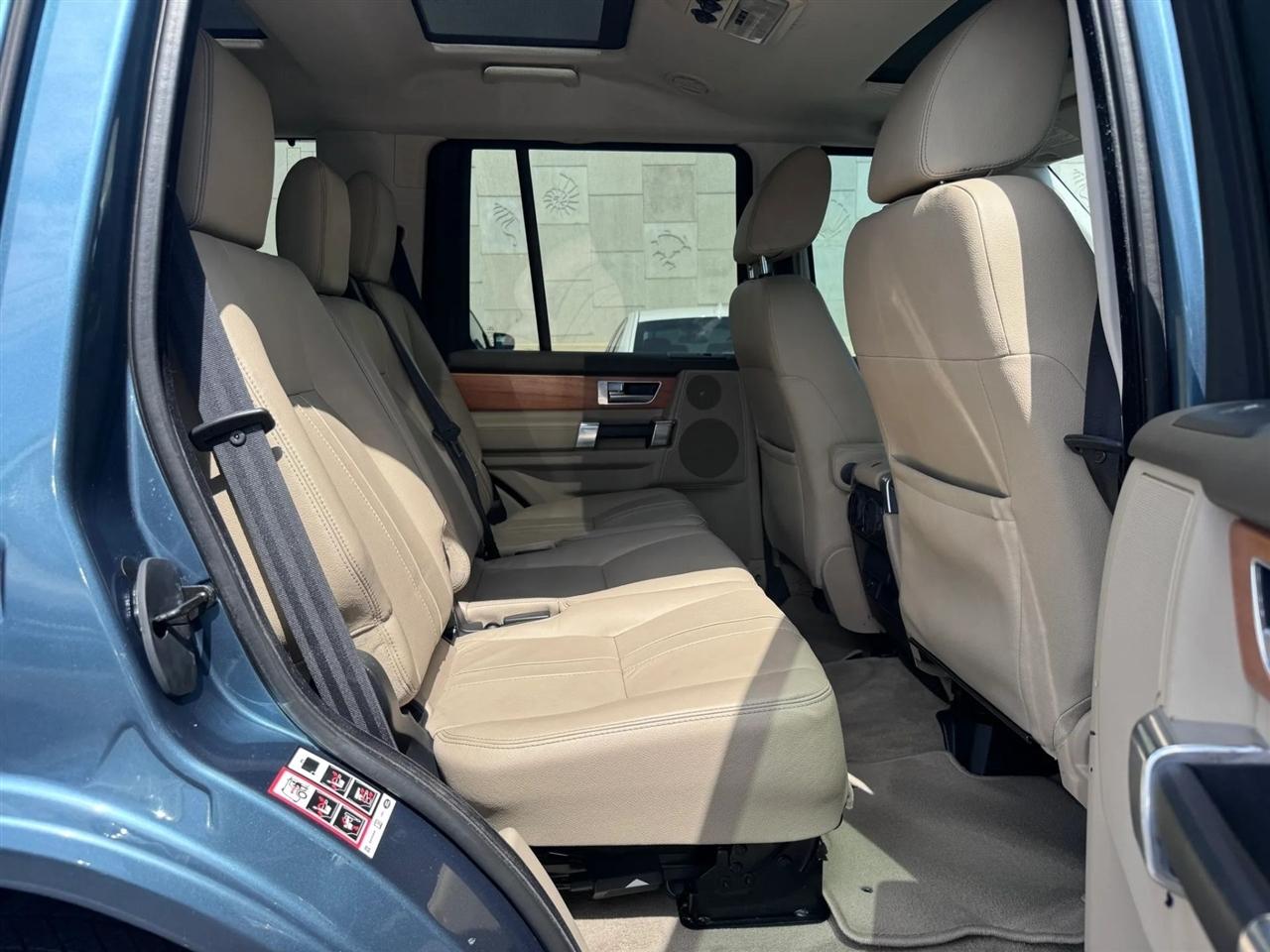 Land Rover LR4 4WD 4dr 2012